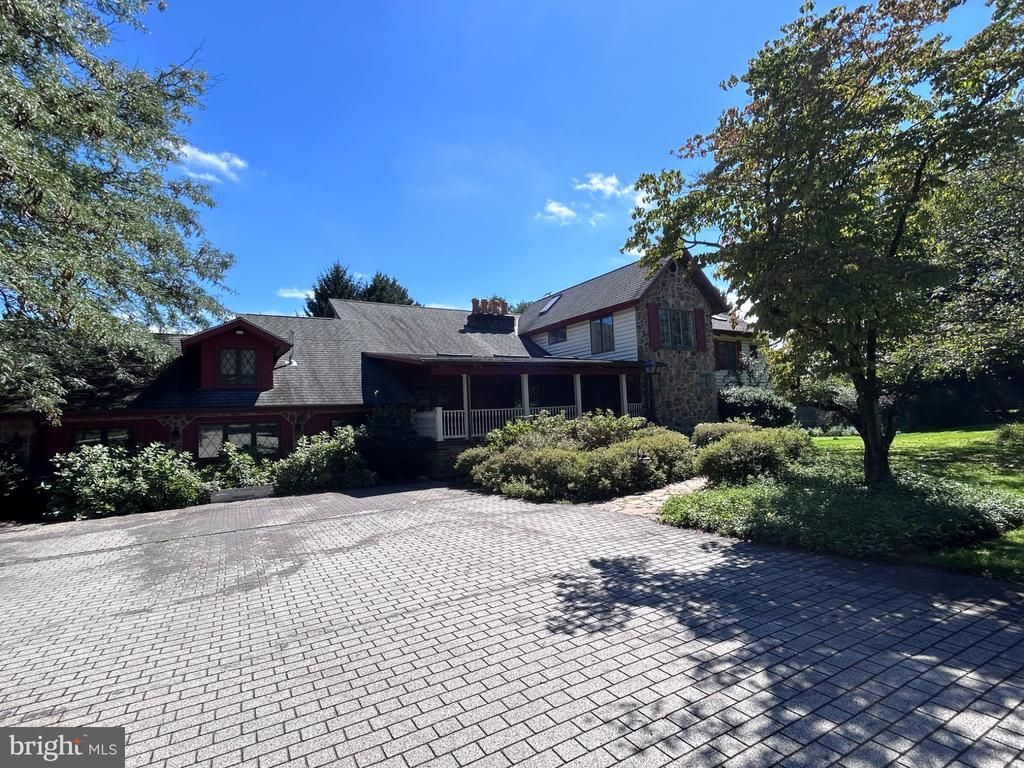 1120 CLOVER LANE , GLEN MILLS, PA 19342