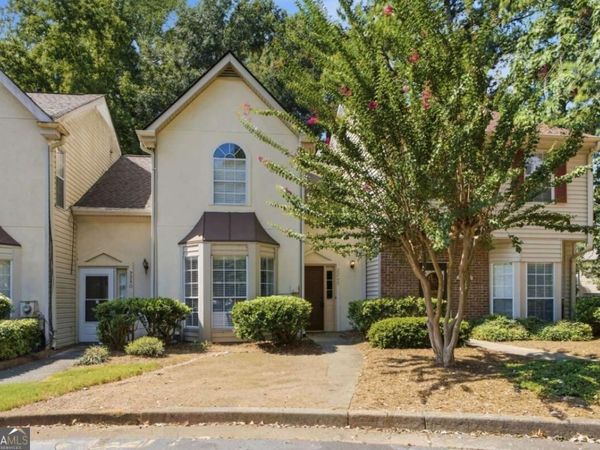 2260 Fairways Court NW, Kennesaw, GA 30144
