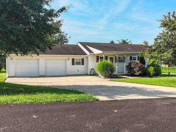 103 Creston Lane , Marietta, OH 45750