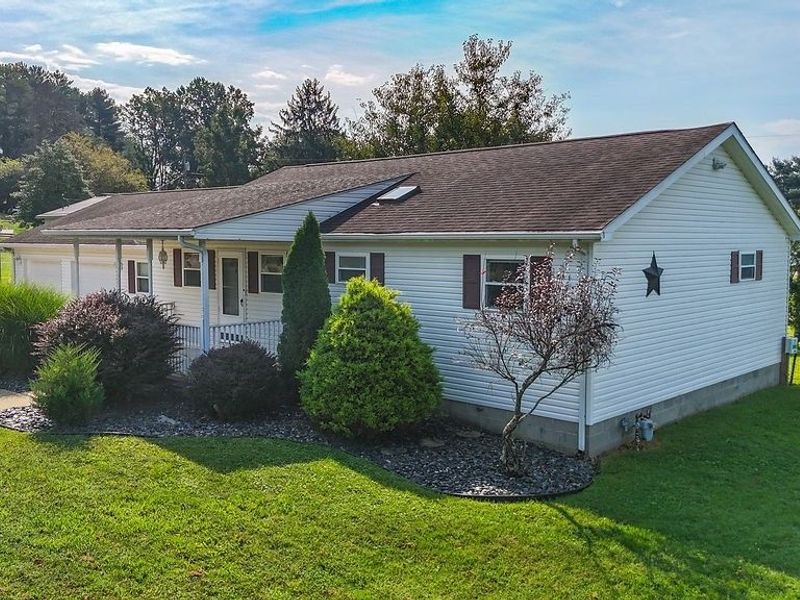 103 Creston Lane, Marietta, OH 45750 Photo 2