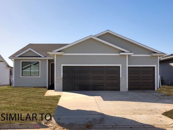 607 Birch Street , Dallas Center, IA 50063