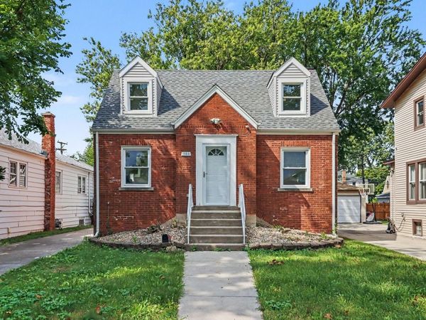 1934 S 6th Avenue , Maywood, IL 60153