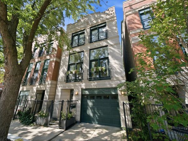 1856 W Superior Street , Chicago, IL 60622