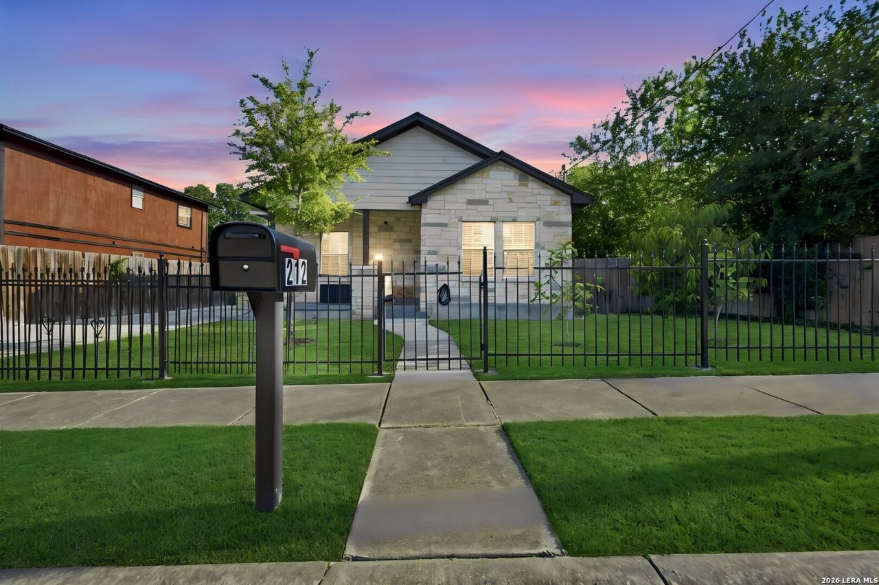 212 W Baylor, San Antonio, TX 78204 Main Photo