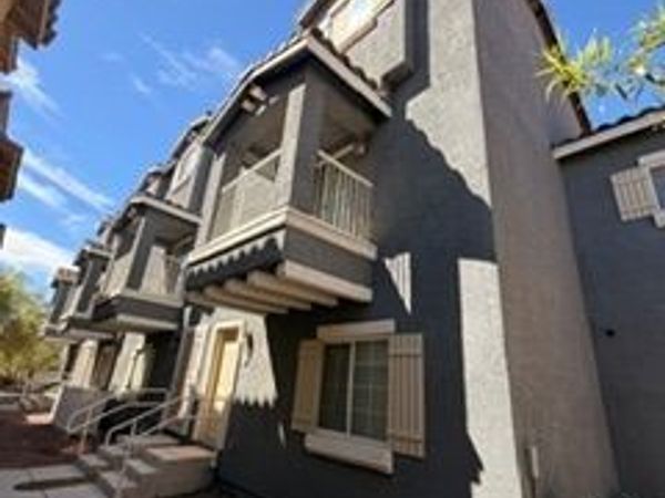 5920 Palmilla Street , Unit 5, North Las Vegas, NV 89031