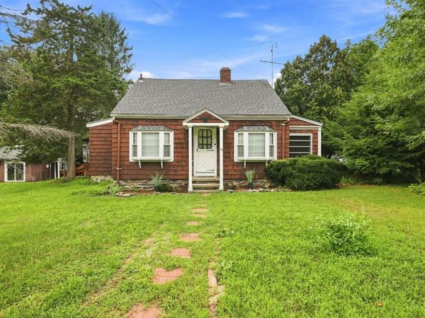 66 Charlton St, Oxford, MA 01540