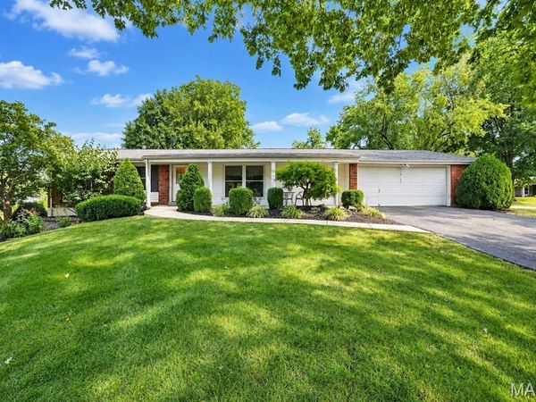 1202 Orchard Lakes Drive , St Louis, MO 63146