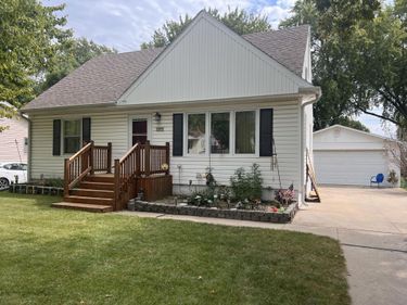165 CRESTMONT Drive, COUNCIL BLUFFS, IA 51503