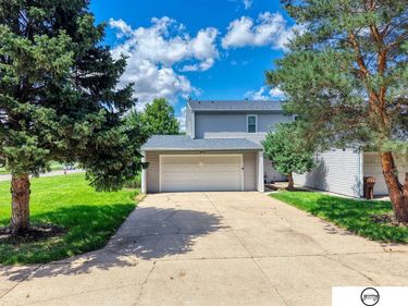 5600 Fairacre Court, Lincoln, NE 68506