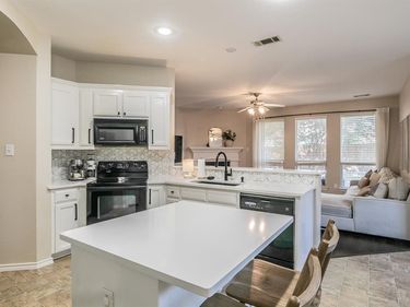 5009 Bedfordshire Drive, Fort Worth, TX 76135