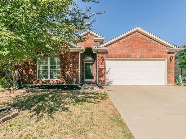 5009 Bedfordshire Drive , Fort Worth, TX 76135