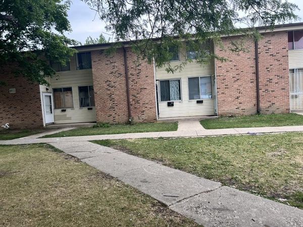 8931 N Swan ROAD, Unit F, Milwaukee, WI 53224