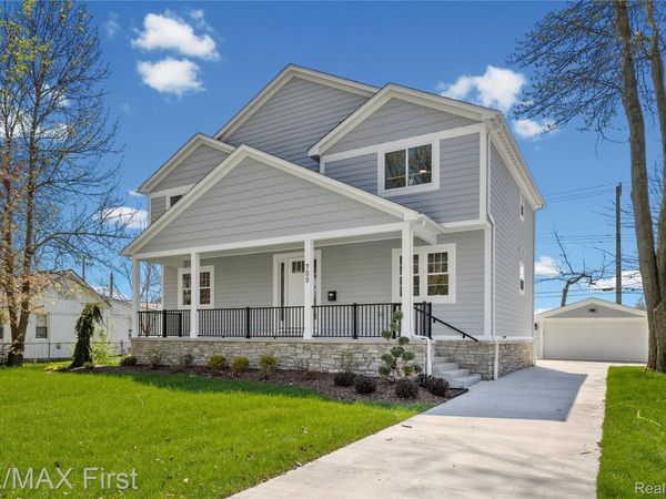 700 Devillen Avenue , Royal Oak, Mi 48073
