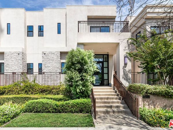 18723 Redwing Street, Tarzana, CA 91356