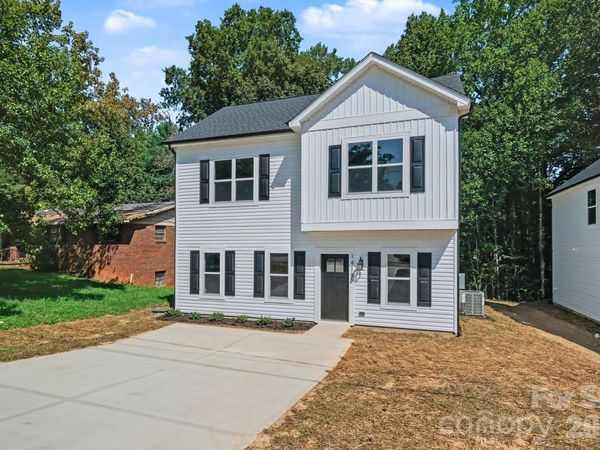 1419 23rd Avenue Place NE, Hickory, NC 28601