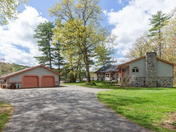 21 Hinds Lane, Pelham, NH 03076