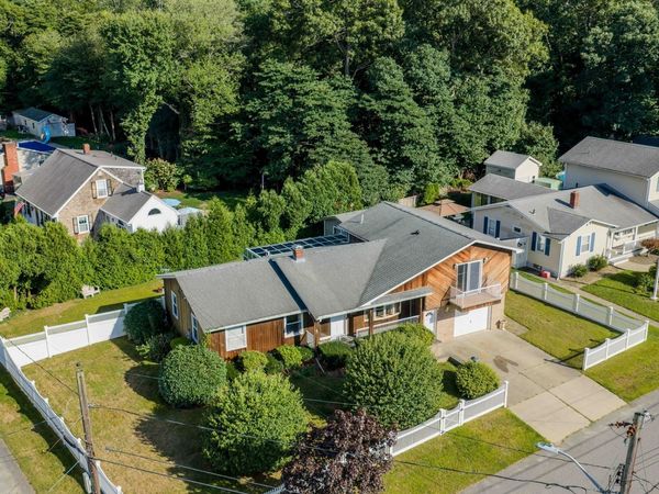 861 Pine Hill Dr, New Bedford, MA 02745
