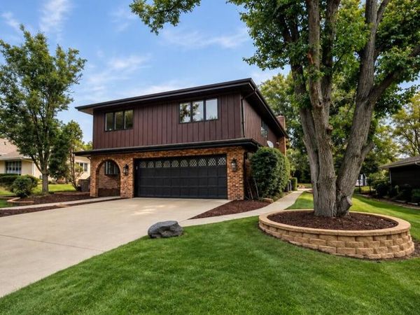 725 Birchwood Road, Frankfort, IL 60423