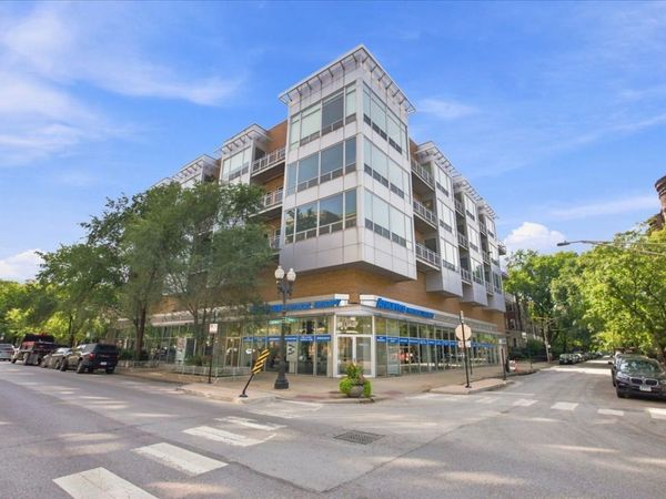 3920 N Sheridan Road N, Unit 504, Chicago, IL 60613