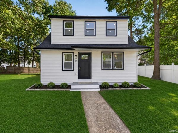 10 harrison dr , Shirley, NY 11967