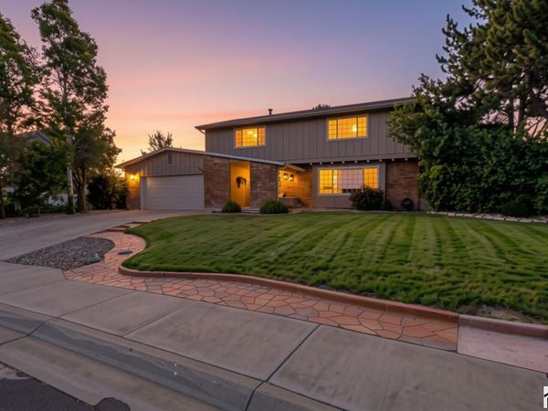 3 Hastings Dr, Pueblo, CO 81001