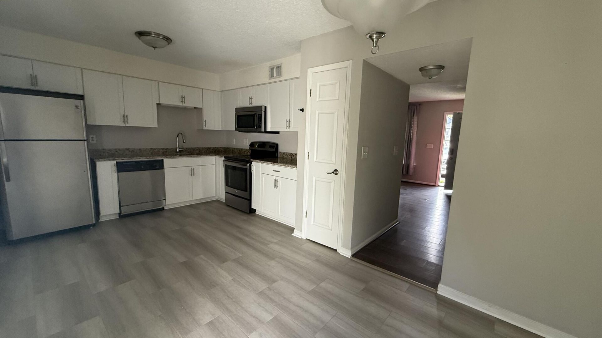 8016 Thelen Street Photo 8