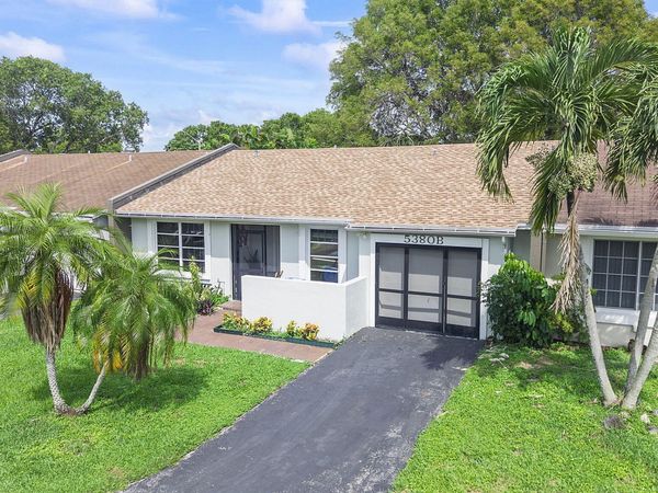 5380 LAKEWOOD Circle S, Unit B, Margate, FL 33063