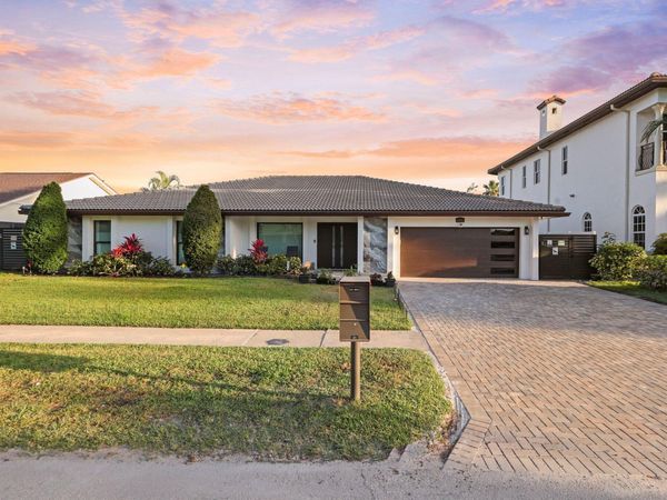 2820 NE 47th Street, Lighthouse Point, FL 33064