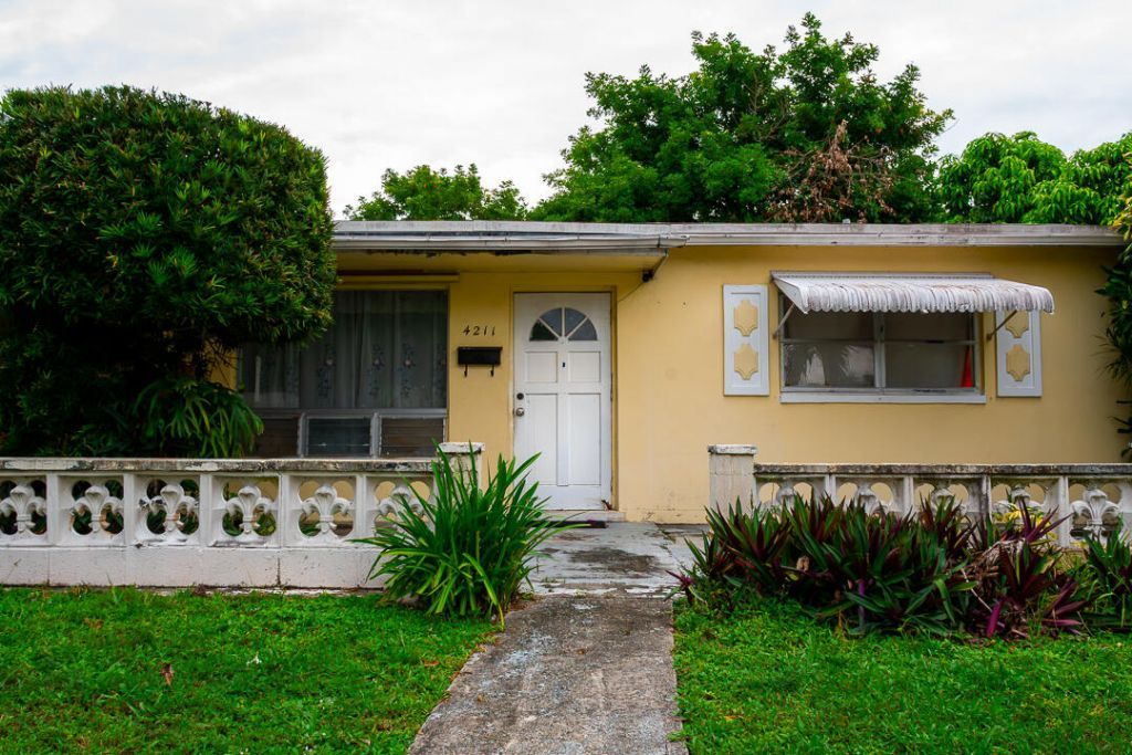 4211 NW 43rd Street, Lauderdale Lakes, FL 33319 Photo