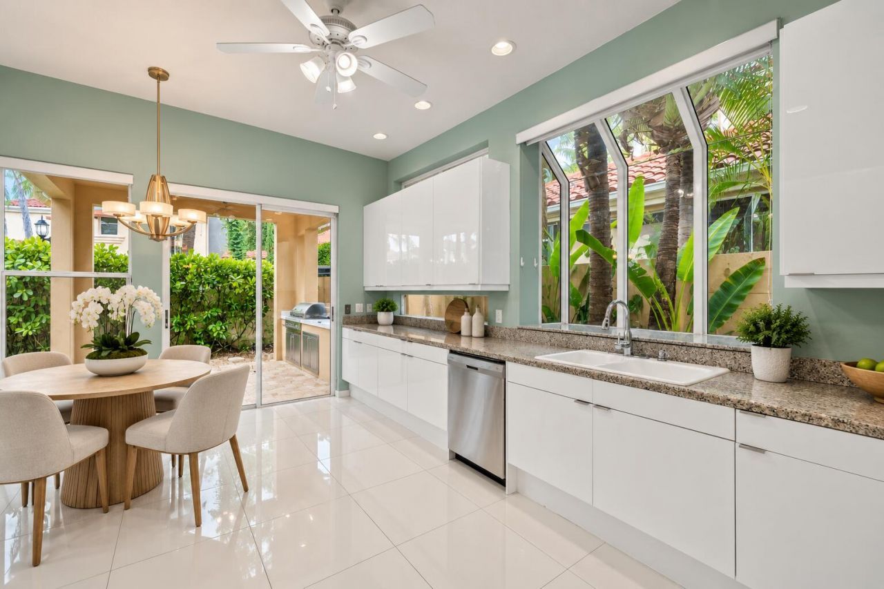 3728 NE 208th Terrace, Aventura, FL 33180 Photo