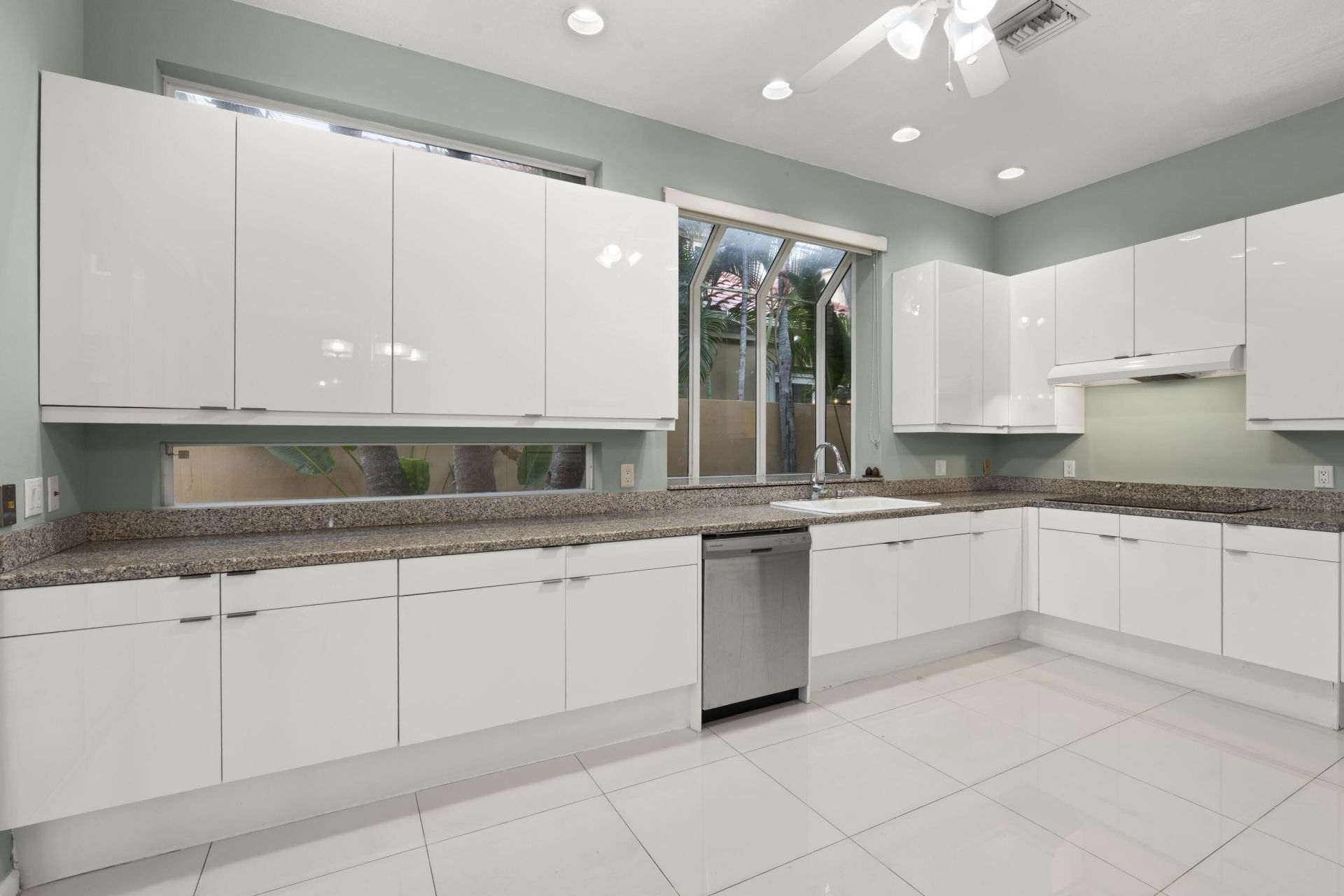 3728 NE 208th Terrace, Aventura, FL 33180 Photo