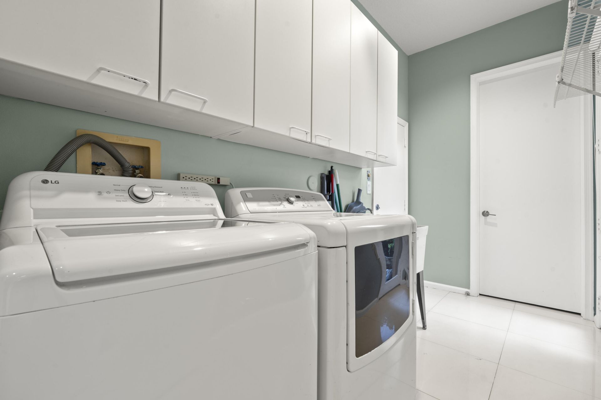 3728 NE 208th Terrace, Aventura, FL 33180 Photo