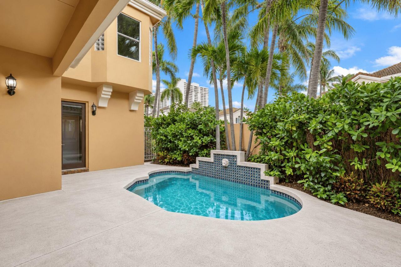 3728 NE 208th Terrace, Aventura, FL 33180 Photo