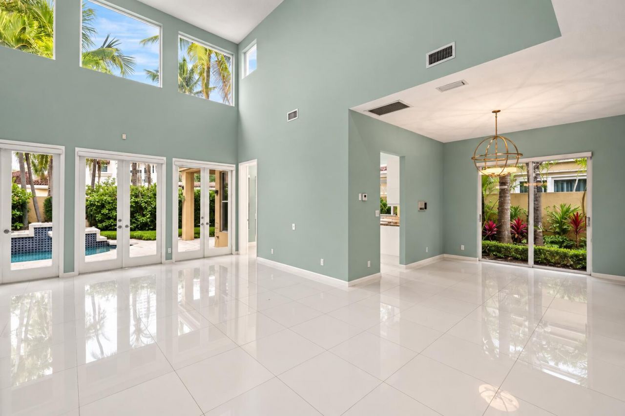 3728 NE 208th Terrace, Aventura, FL 33180 Photo