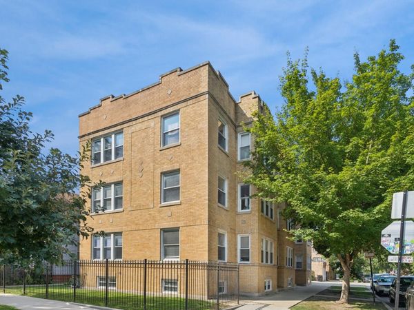 3337 W Byron Street, Unit 1, Chicago, IL 60618