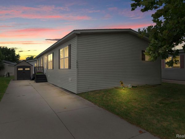 16173 Charlemagne Avenue , Clinton Township, Mi 48038