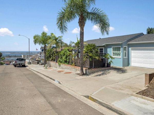 3762 Baker St, San Diego, CA 92117