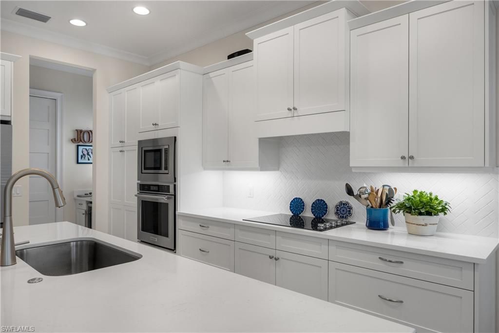 6472 Arriba Ave, Naples, FL 34113 Photo