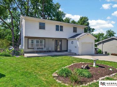 810 Smith Circle, Papillion, NE 68046