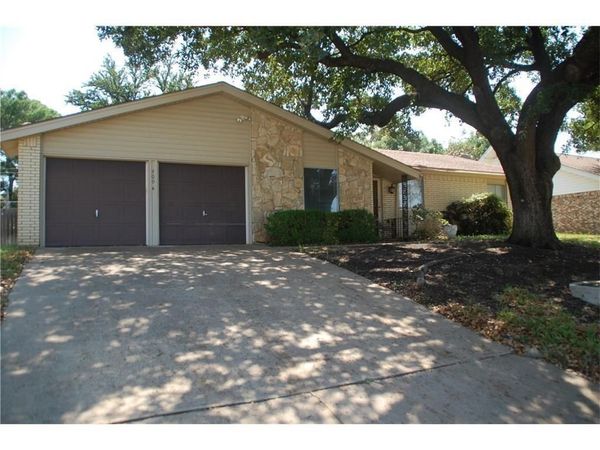 409 Wilshire Drive , Euless, TX 76040