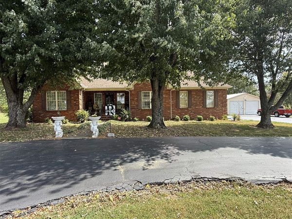 570 Loving Chapel Road , Franklin, KY 42134
