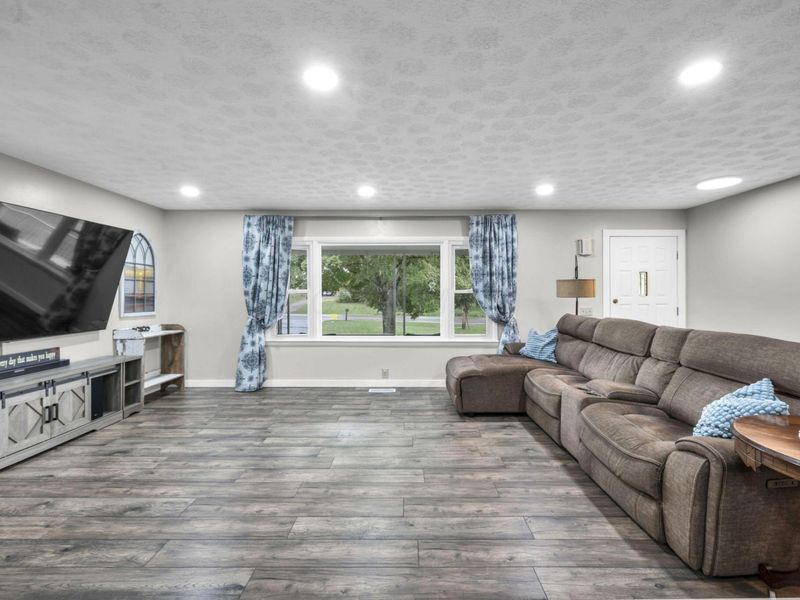6080 London Groveport Road, Grove City, OH 43123 Photo 11