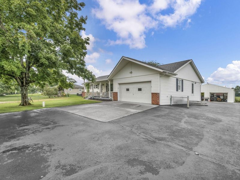 6080 London Groveport Road, Grove City, OH 43123 Photo 3