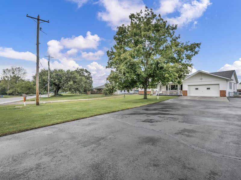 6080 London Groveport Road, Grove City, OH 43123 Photo 4