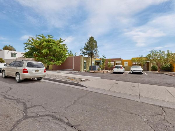 1116 Nakomis Drive NE, Albuquerque, NM 87112