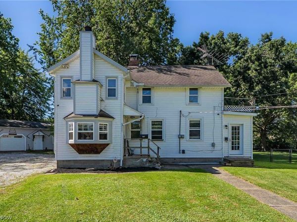 1860 E 298th Street , Wickliffe, OH 44092