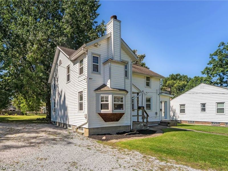 1860 E 298th Street, Wickliffe, OH 44092 Photo 2