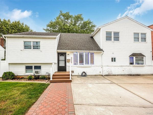 204 Bayside Avenue, Oceanside, NY 11572