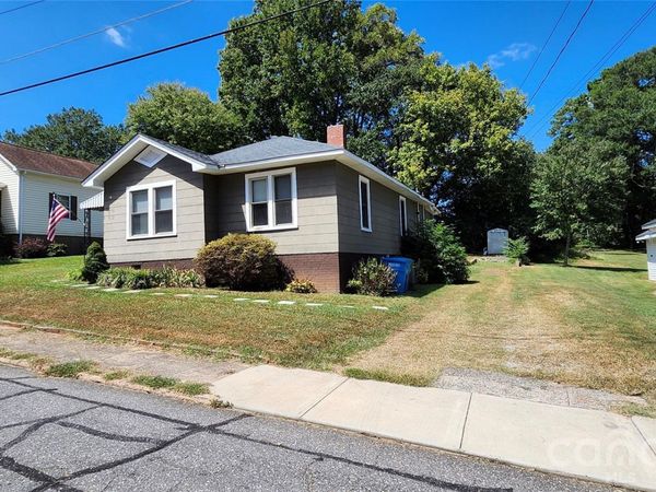 217 10th Street , Cramerton, NC 28032