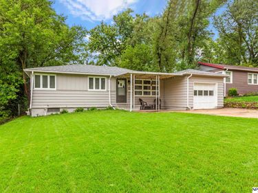 6310 N 46th Street, Omaha, NE 68104